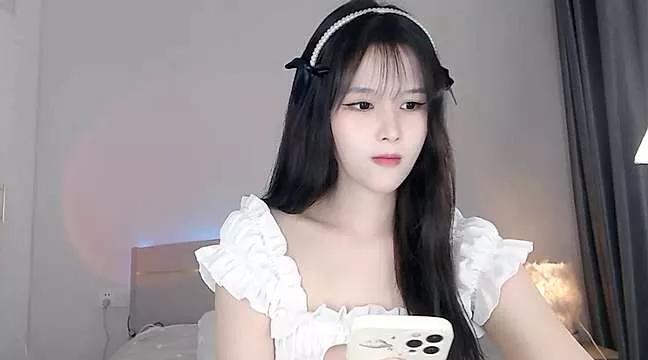Check-out our chinese streamers expose their matured cam streams where they lay bare, and orgasm for your enjoyment.