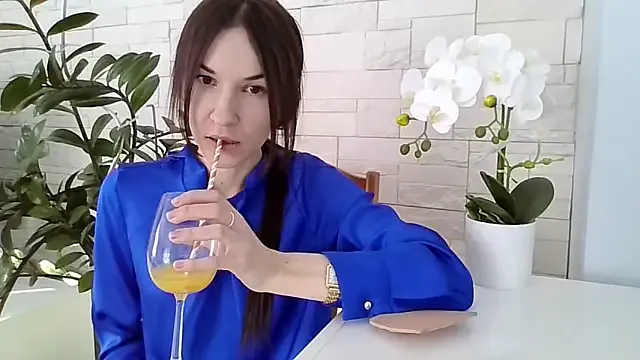 JuliaLovely — Freechat on StripChat