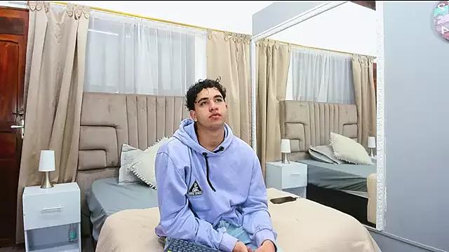 julian_billyy from StripChat is Freechat