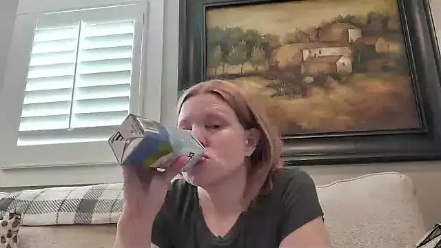JulieHolliday from StripChat is Freechat