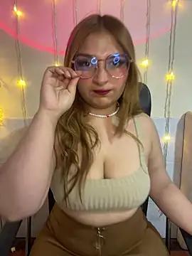 Try our girls live displays and explore the company of endless strippers, with beautiful physiques, vibrating toys and more.