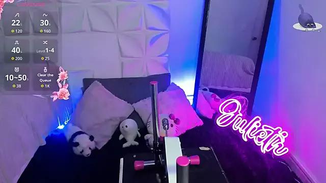 Try our girls live displays and explore the company of endless strippers, with beautiful physiques, vibrating toys and more.