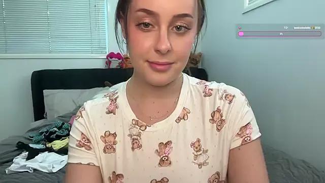 Try our girls live displays and explore the company of endless strippers, with beautiful physiques, vibrating toys and more.