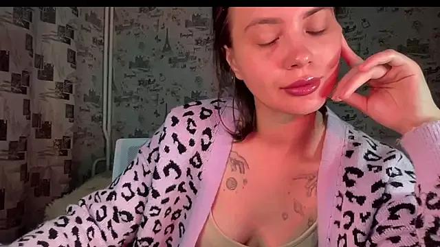 Just_Scarlet_ from StripChat is Freechat