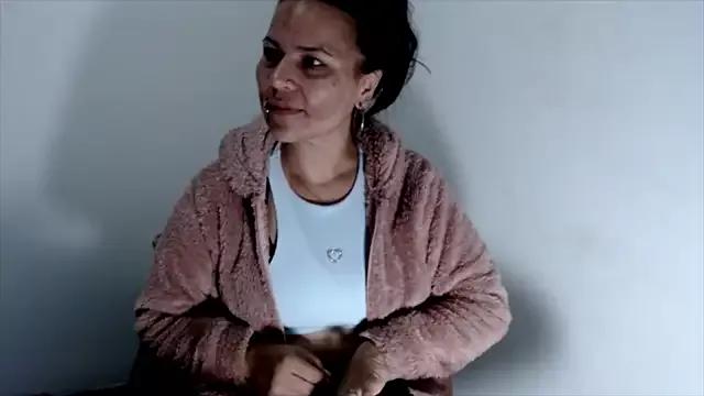 KaiicyQuuen from StripChat
