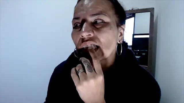 KaiicyQuuen from StripChat