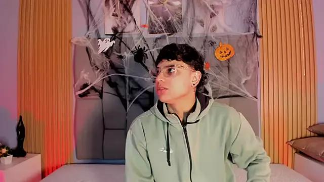 Kandyfrees_ from StripChat is Freechat