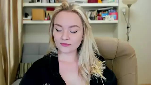 Try our girls live displays and explore the company of endless strippers, with beautiful physiques, vibrating toys and more.