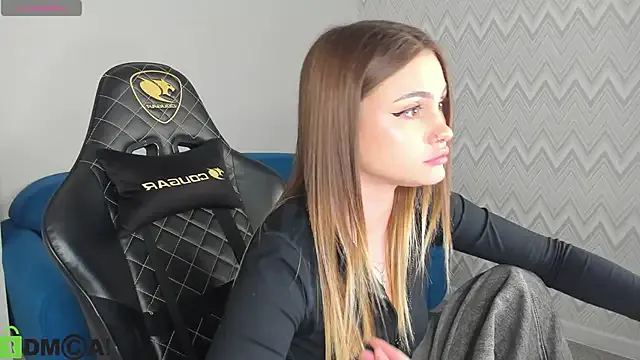 KarinaBroks — air kiss