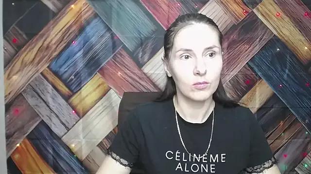 KarinaSwann from StripChat is Freechat