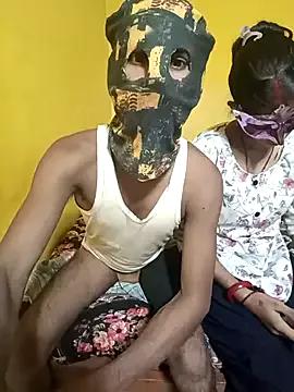 Karisma-sexy-couple from StripChat is Freechat