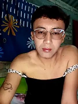 Try our girls live displays and explore the company of endless strippers, with beautiful physiques, vibrating toys and more.