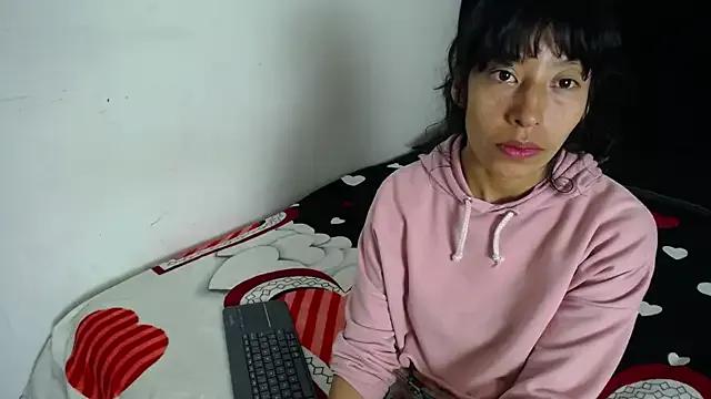 karolinee_66_ from StripChat is Freechat