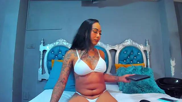 Try our girls live displays and explore the company of endless strippers, with beautiful physiques, vibrating toys and more.