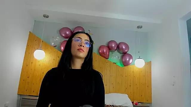 Try our girls live displays and explore the company of endless strippers, with beautiful physiques, vibrating toys and more.