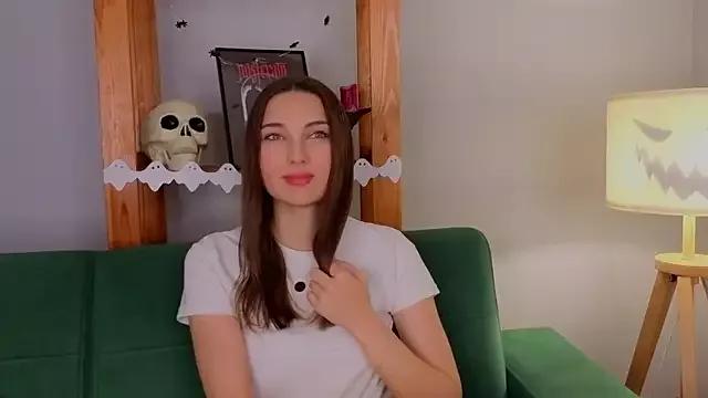 Try our girls live displays and explore the company of endless strippers, with beautiful physiques, vibrating toys and more.