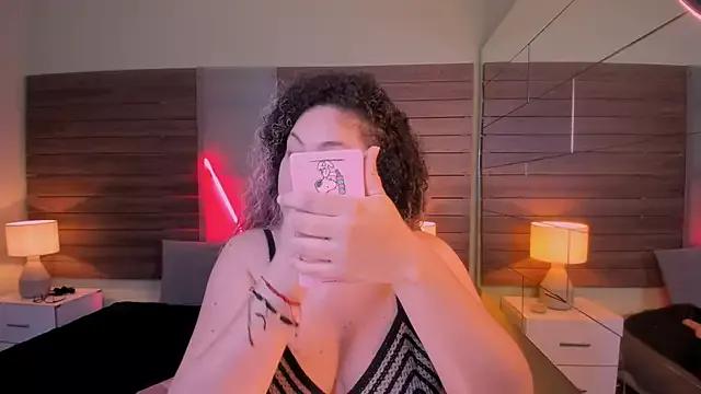 Try our girls live displays and explore the company of endless strippers, with beautiful physiques, vibrating toys and more.