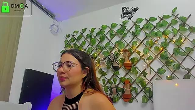 Try our girls live displays and explore the company of endless strippers, with beautiful physiques, vibrating toys and more.