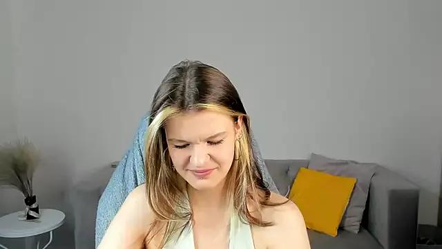 Kati_Li from StripChat is Freechat