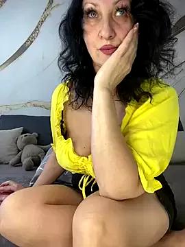 Try our girls live displays and explore the company of endless strippers, with beautiful physiques, vibrating toys and more.