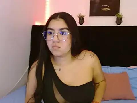 Kattyevanss from StripChat is Freechat
