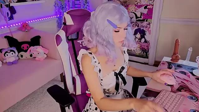 Try our girls live displays and explore the company of endless strippers, with beautiful physiques, vibrating toys and more.