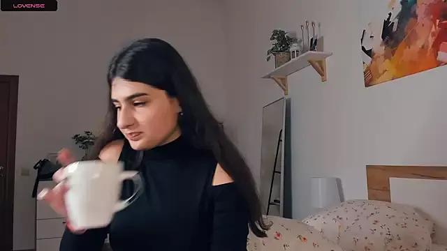 KayleeAmigo from StripChat is Freechat