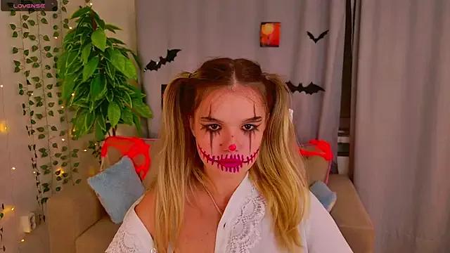 Try our girls live displays and explore the company of endless strippers, with beautiful physiques, vibrating toys and more.