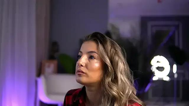 Try our girls live displays and explore the company of endless strippers, with beautiful physiques, vibrating toys and more.