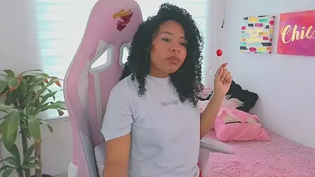 Try our girls live displays and explore the company of endless strippers, with beautiful physiques, vibrating toys and more.