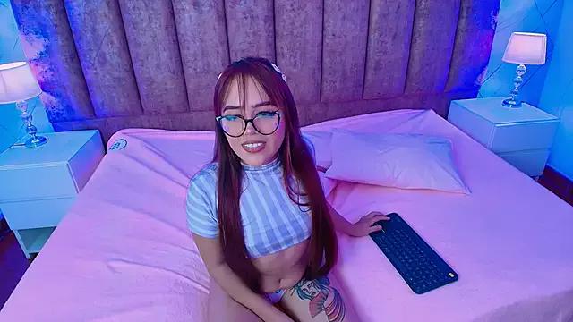 Try our girls live displays and explore the company of endless strippers, with beautiful physiques, vibrating toys and more.
