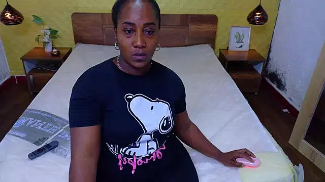 kiara_evanss from StripChat is Freechat