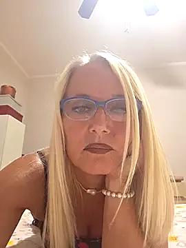 Try our girls live displays and explore the company of endless strippers, with beautiful physiques, vibrating toys and more.