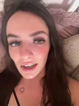KinkyXellie from StripChat is Freechat