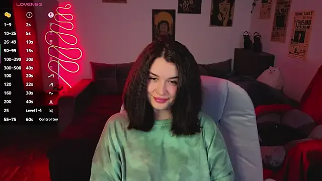 kira_kick — air kiss