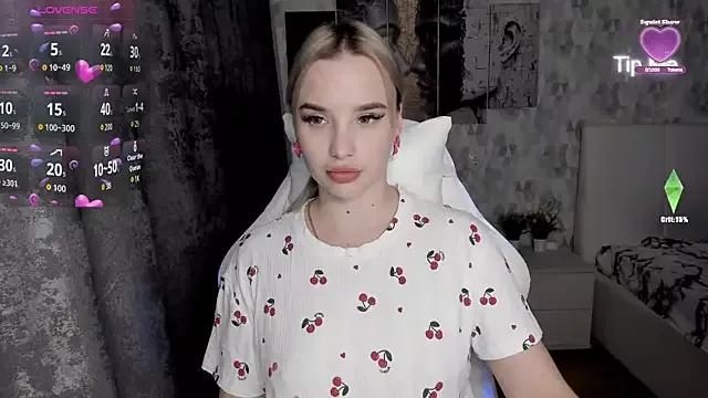 KiraKrox from StripChat is Freechat