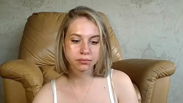 KirraLiam from StripChat is Freechat