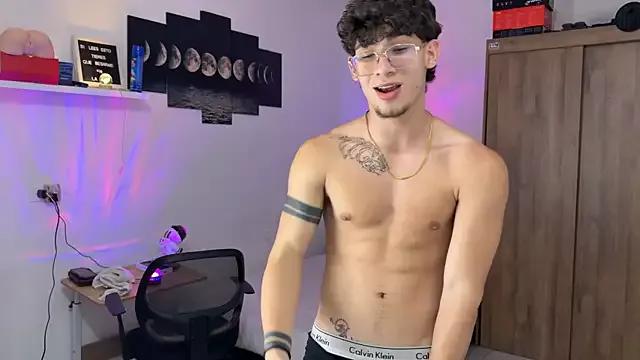 Kisan_Smith from StripChat is Freechat