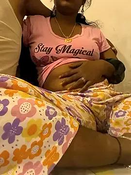 Kissing_Couple from StripChat is Freechat