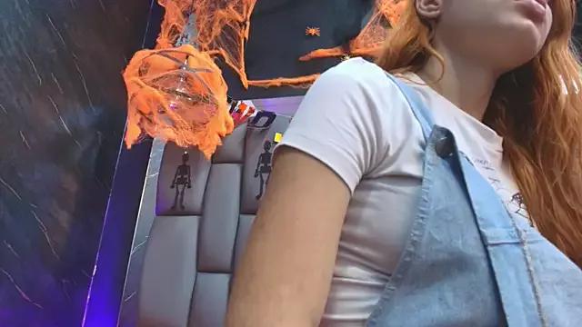 kissme_luna from StripChat is Freechat