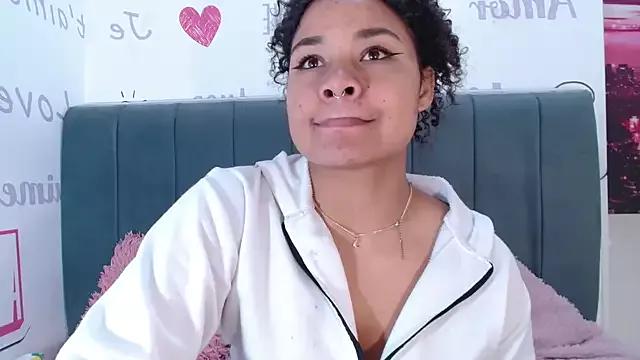 Try our girls live displays and explore the company of endless strippers, with beautiful physiques, vibrating toys and more.