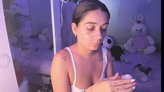 Try our girls live displays and explore the company of endless strippers, with beautiful physiques, vibrating toys and more.