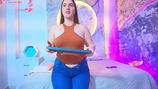 Try our girls live displays and explore the company of endless strippers, with beautiful physiques, vibrating toys and more.