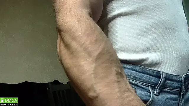 Kurt_Stone1 — To rub oil on body and show off muscles