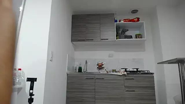 Kylee28 from StripChat is Freechat
