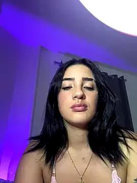 kylie444_ from StripChat is Freechat
