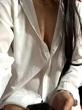 Try our girls live displays and explore the company of endless strippers, with beautiful physiques, vibrating toys and more.