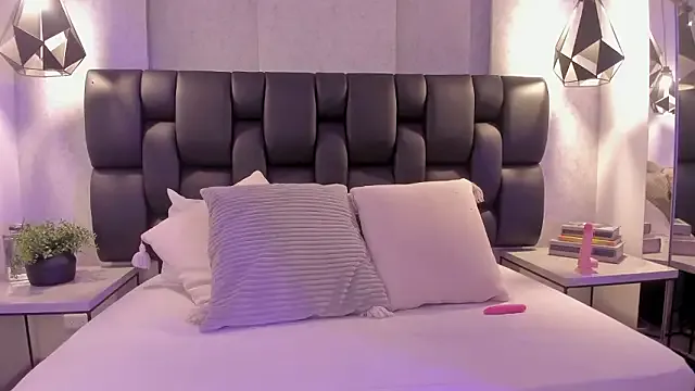 KylieCooperr_ — SPANK MY ASS HARD