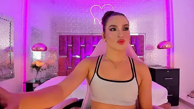 Try our girls live displays and explore the company of endless strippers, with beautiful physiques, vibrating toys and more.