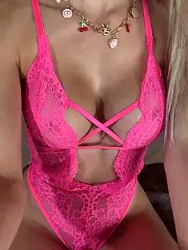 ladamoon from StripChat is Freechat